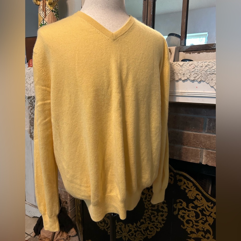 KENNETH ROBERTS 100% Cashmere Men's XL V-Neck Yellow Sweater Excellent